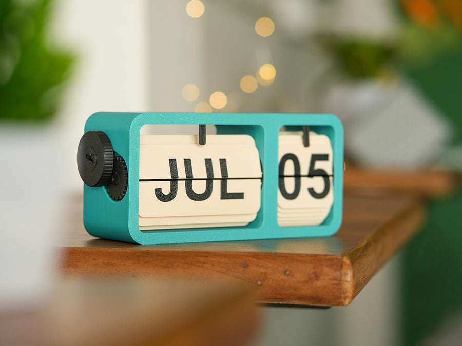 LayerStory “FlipFrame” Desk Calendar – Teal Minimalist Perpetual Date Display